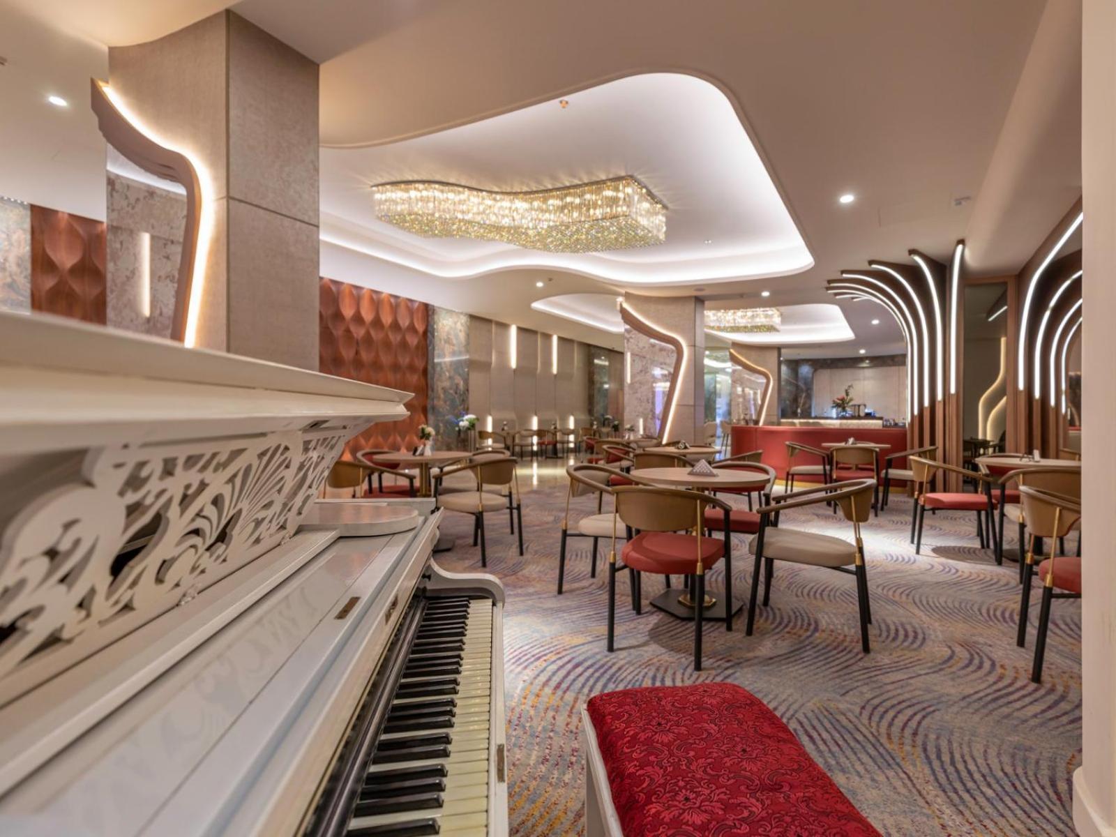 Mirage Hotel & Conference Center İskenderiye Dış mekan fotoğraf The interior of the new restaurant